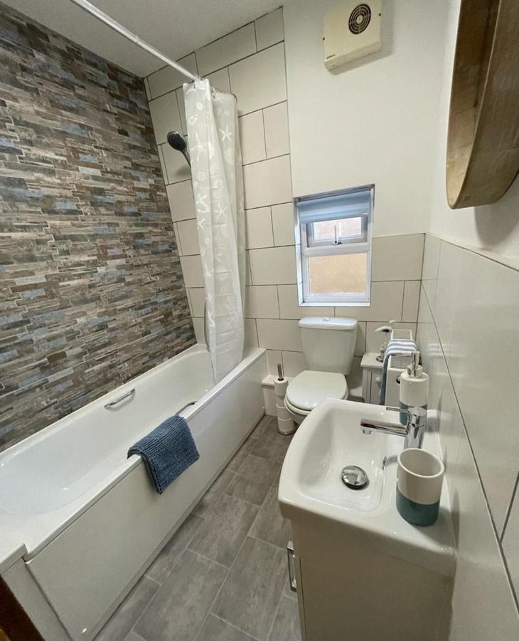 Appartement Harbour Loft! Newly Refurbished 3 Bed Flat! à Burry Port Extérieur photo
