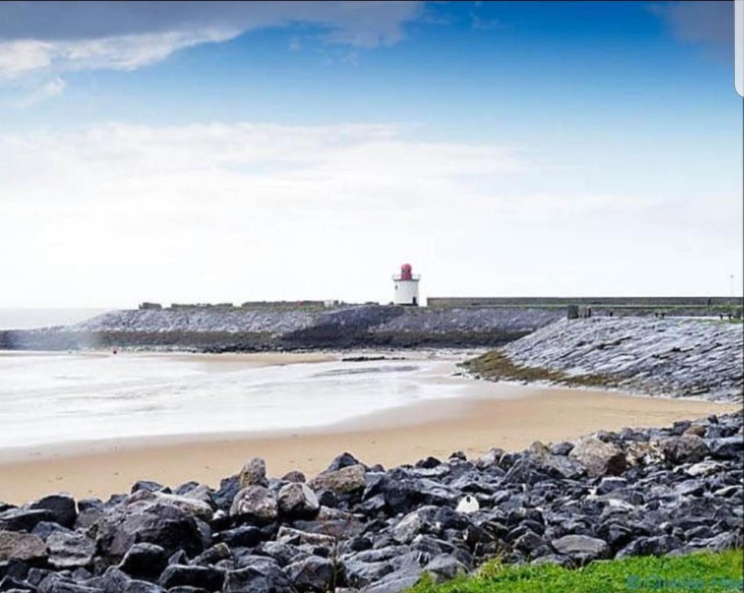 Appartement Harbour Loft! Newly Refurbished 3 Bed Flat! à Burry Port Extérieur photo